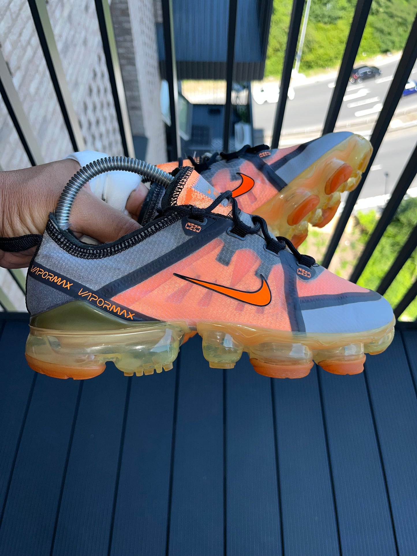 🔥 Nike Air Vapormax Plus Orange & Black - RRP £220 - Size Uk 4