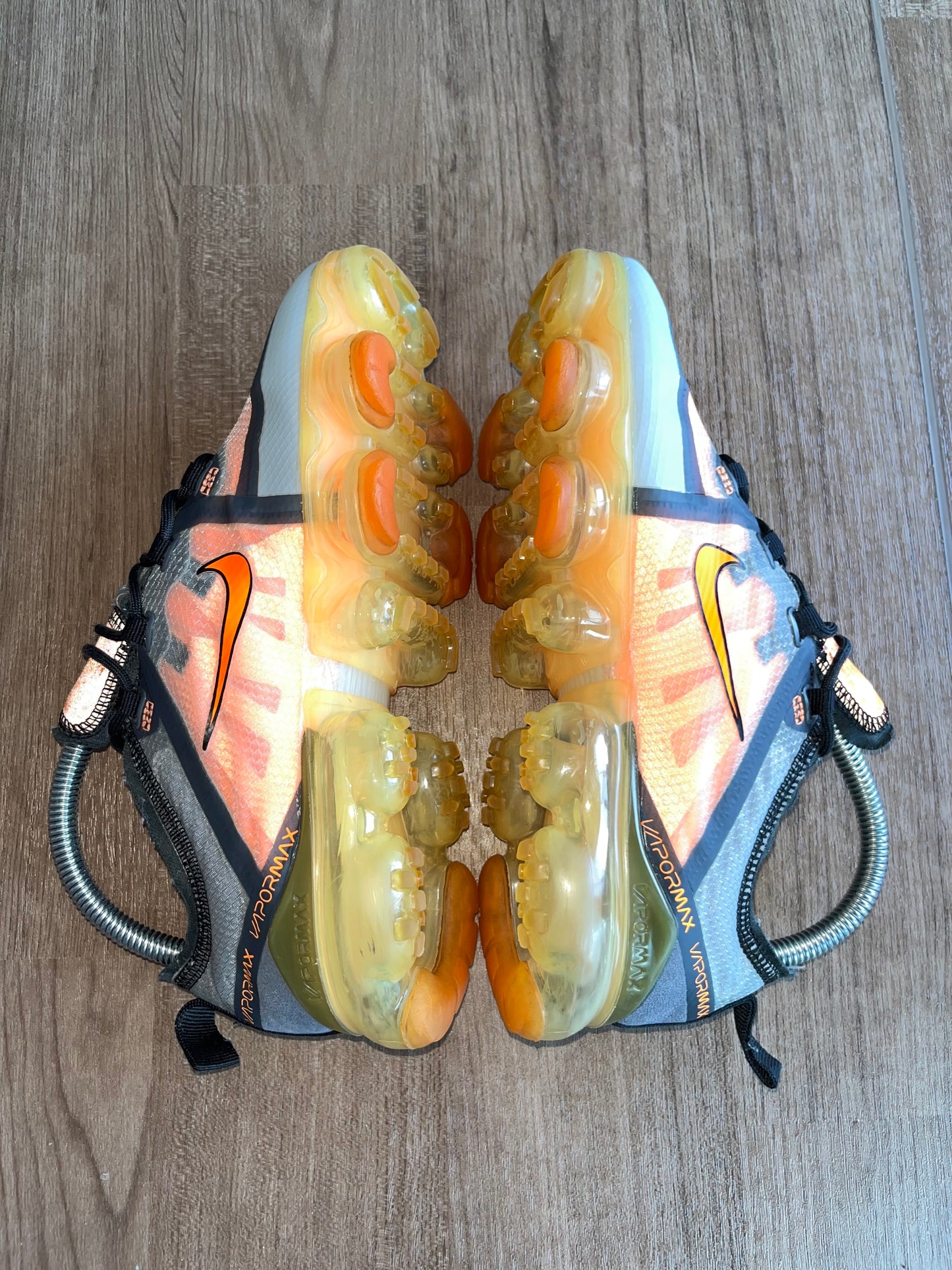 🔥 Nike Air Vapormax Plus Orange & Black - RRP £220 - Size Uk 4