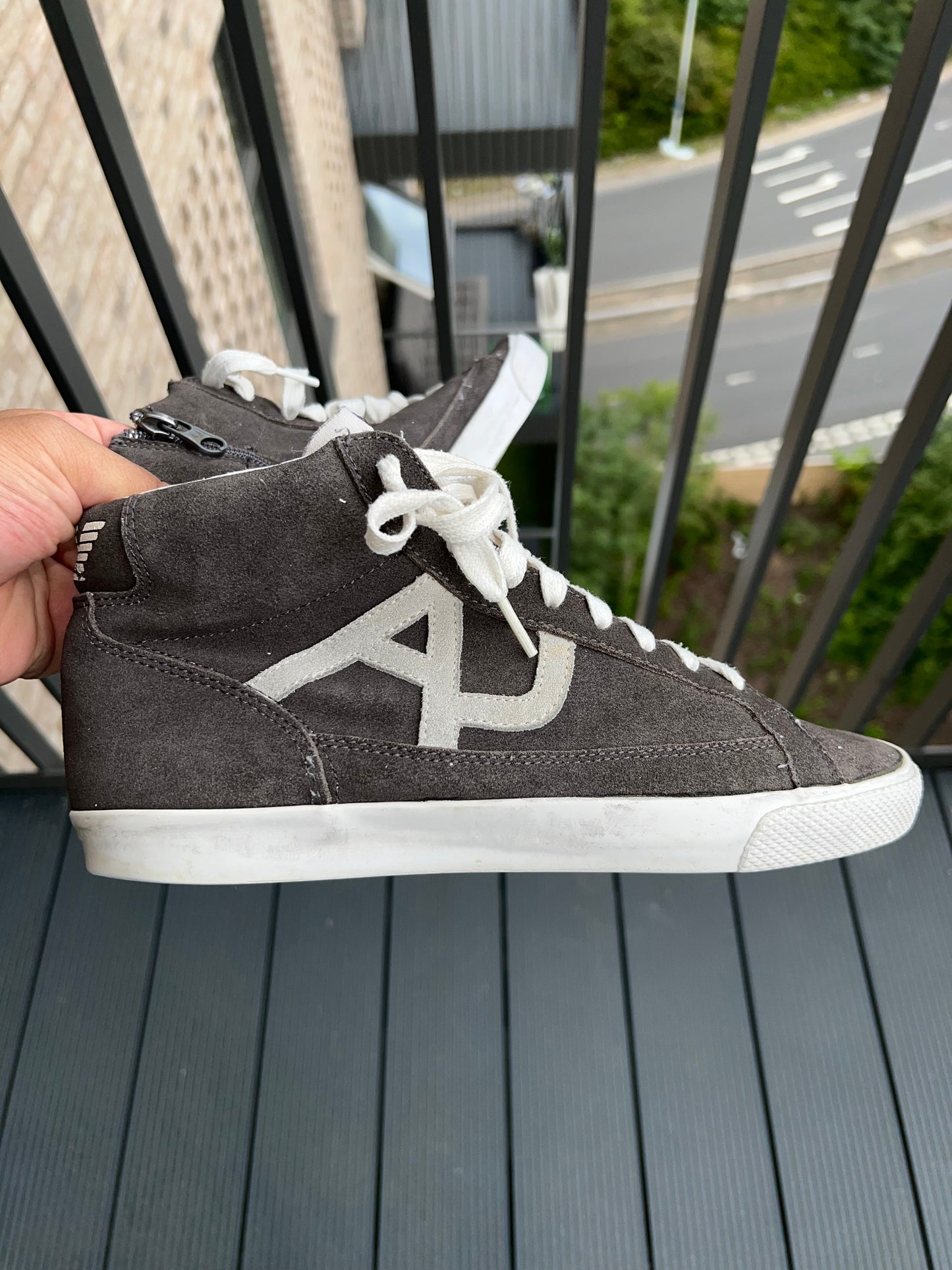 🔥 Armani Jeans Trainers - RRP £240 - Size Uk 8