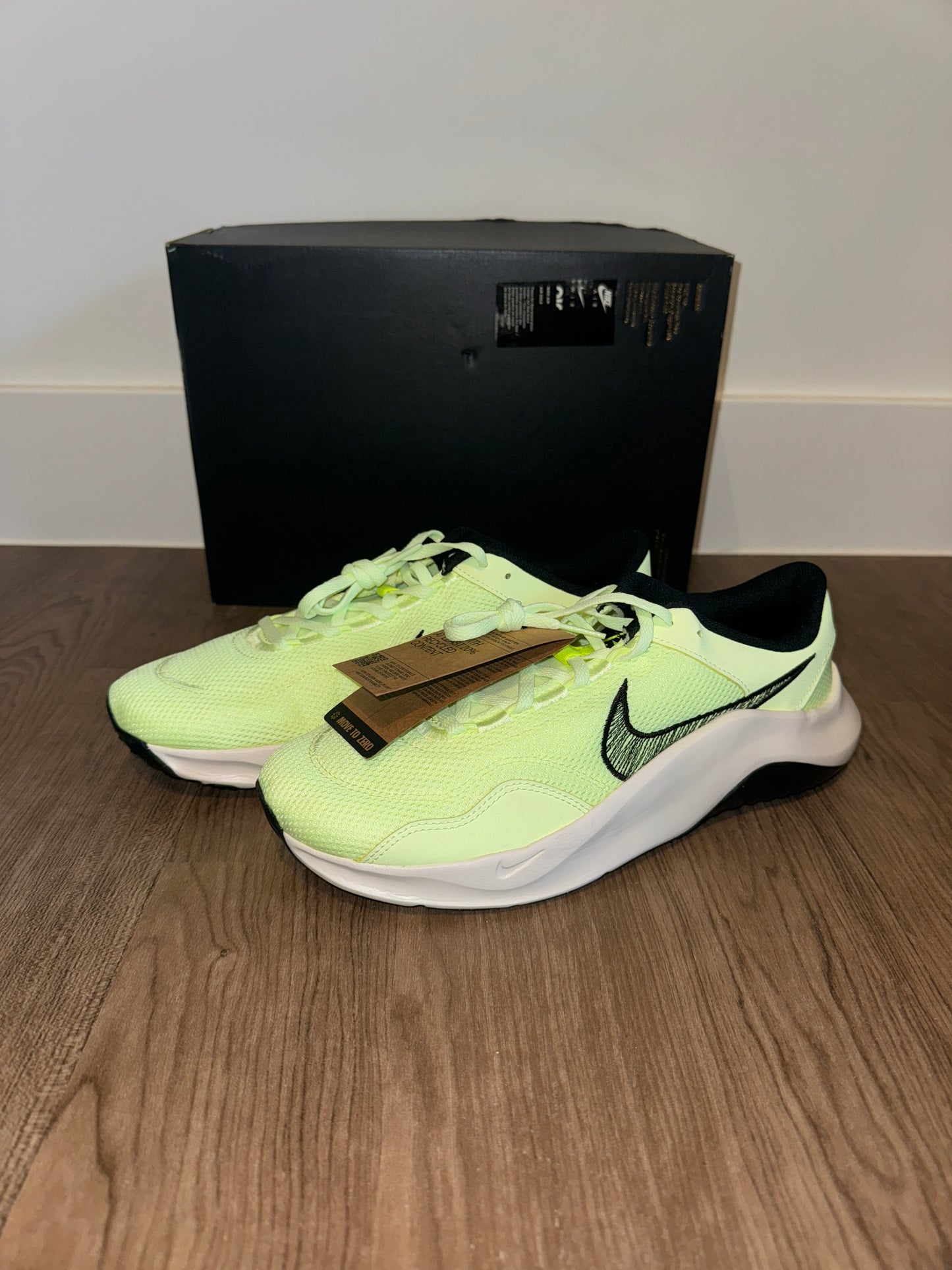 🔥 Nike Legend Essential 3 Hyper Yellow - RRP £75 - Size Uk 9