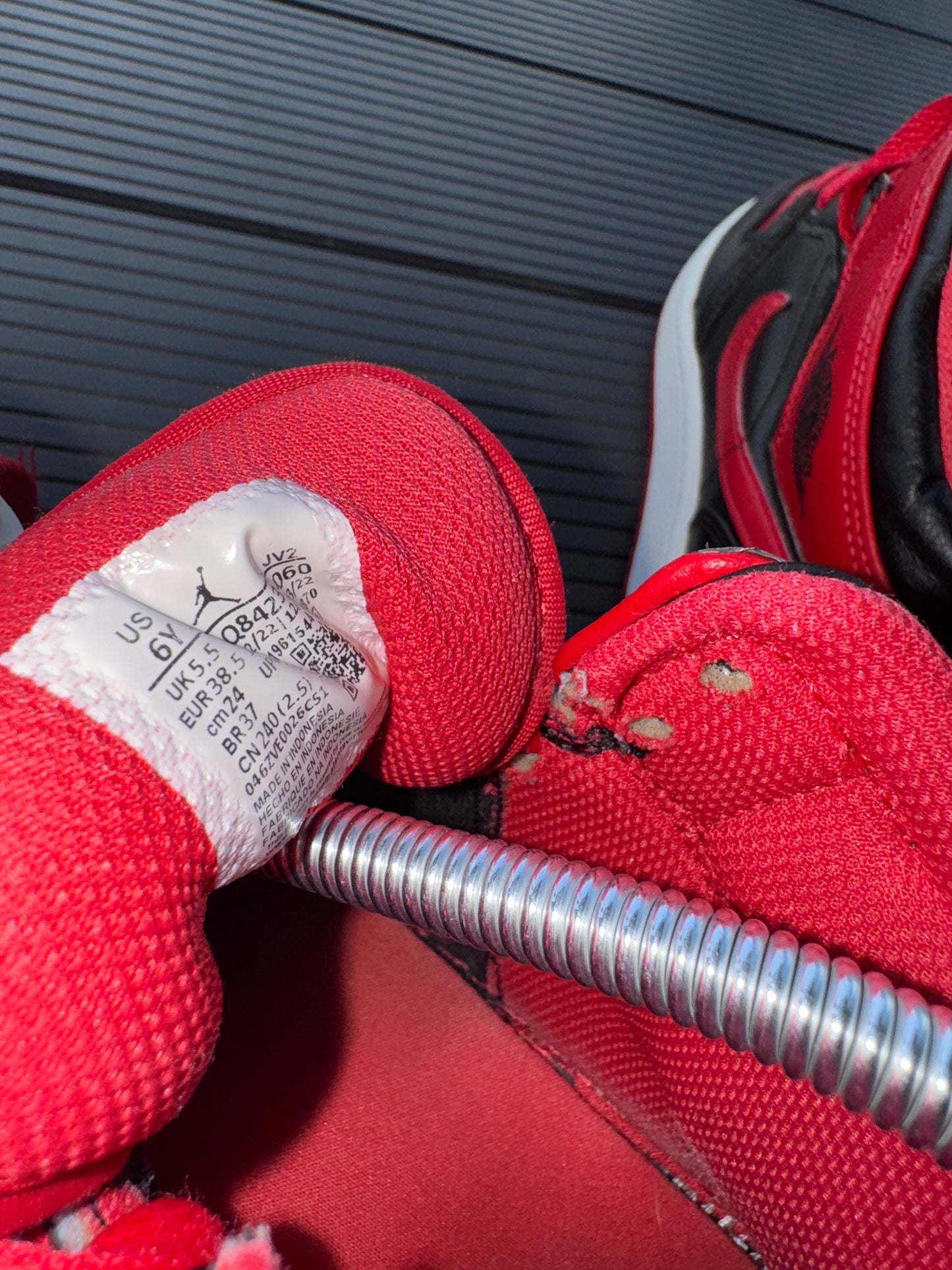 🔥 Nike Air Jordan 1 One Mids Red & Black - RRP £145 - Size Uk 5.5