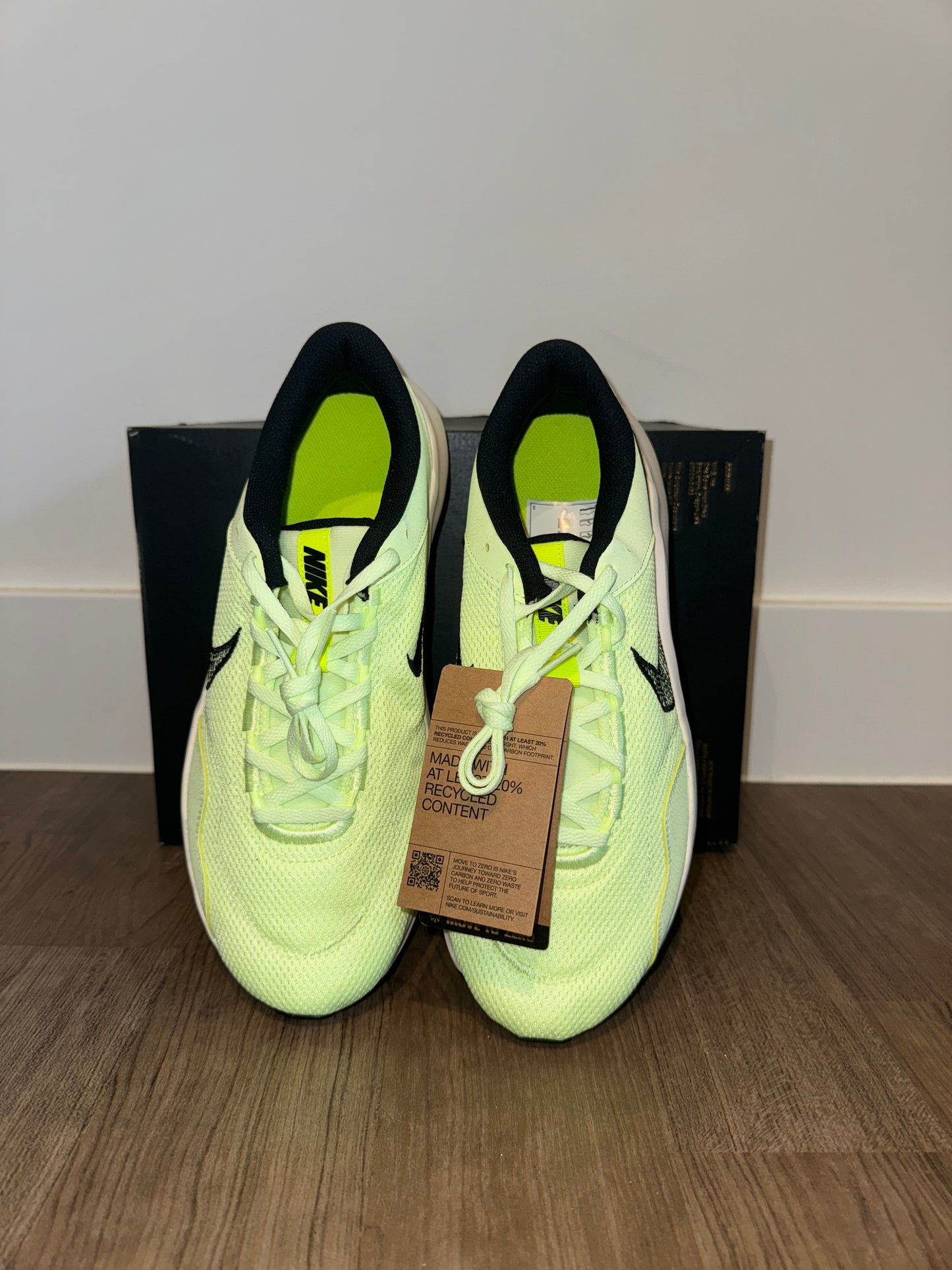 🔥 Nike Legend Essential 3 Hyper Yellow - RRP £75 - Size Uk 9
