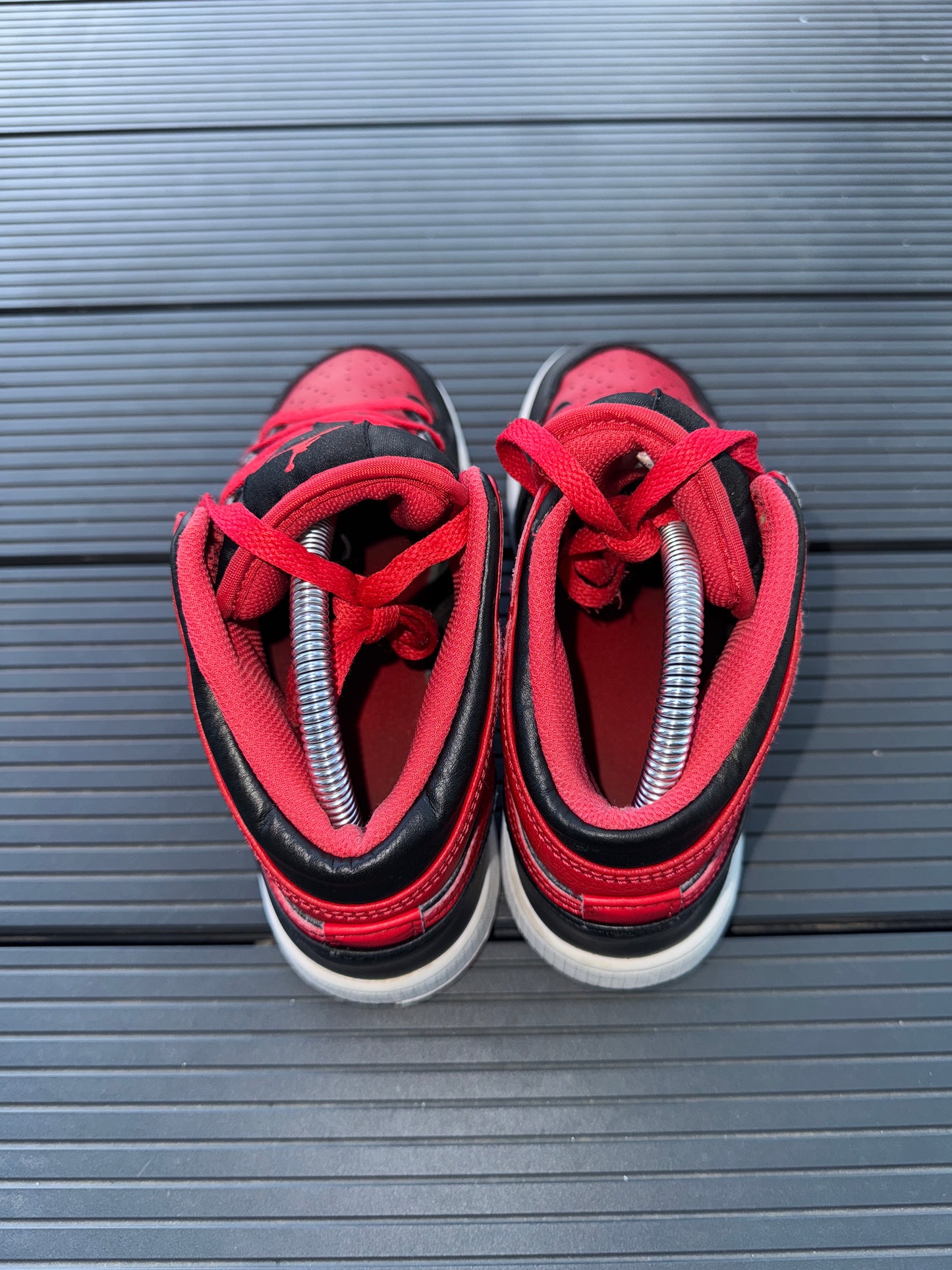 🔥 Nike Air Jordan 1 One Mids Red & Black - RRP £145 - Size Uk 5.5
