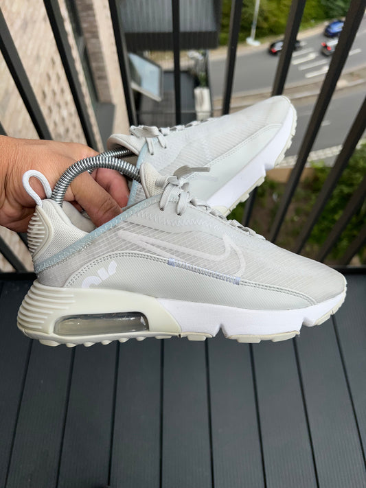 🔥 Nike Air Max 2090 Photon Dust - RRP £135 - Size Uk 4