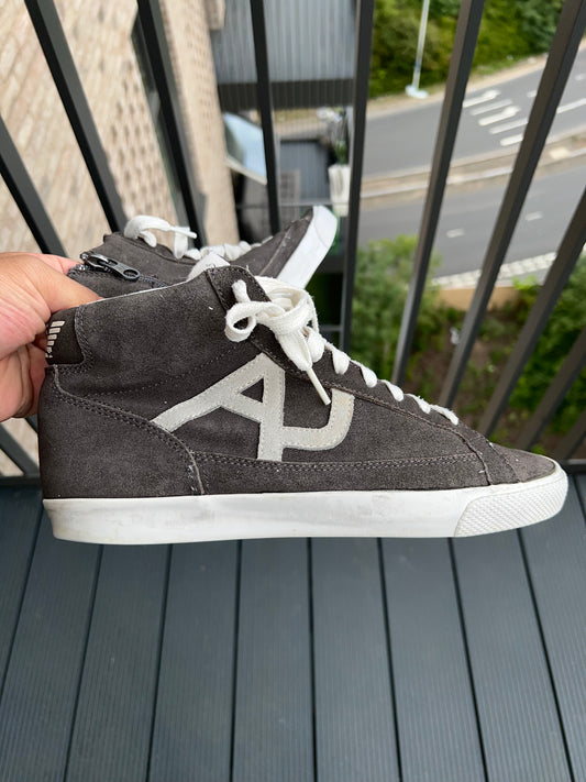 🔥 Armani Jeans Trainers - RRP £240 - Size Uk 8