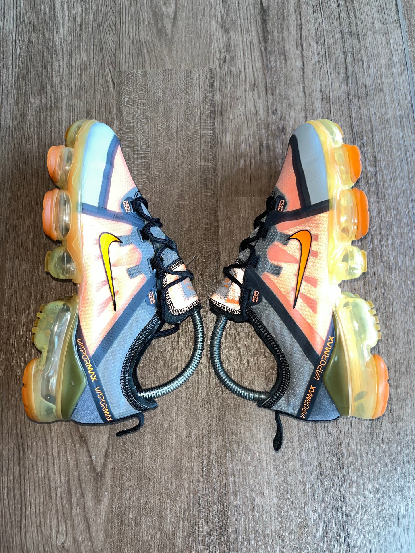 🔥 Nike Air Vapormax Plus Orange & Black - RRP £220 - Size Uk 4